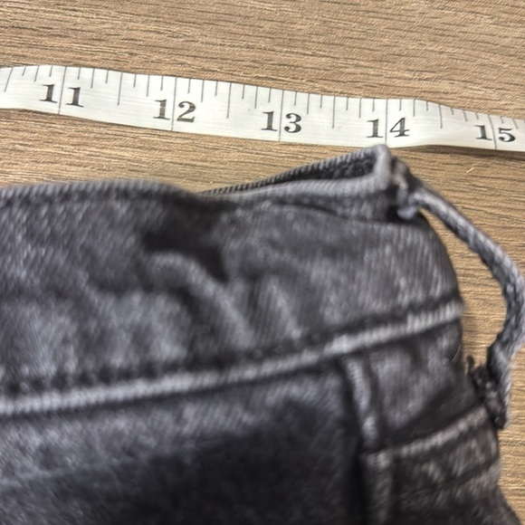 Abercrombie & Fitch Charcoal High-Rise Shorts the mom short high‎ rise 28 / 6 - Picture 3 of 10